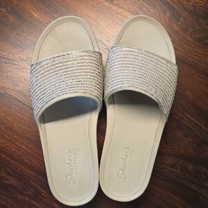 SKECHERS Women's Silver Slide Sandals